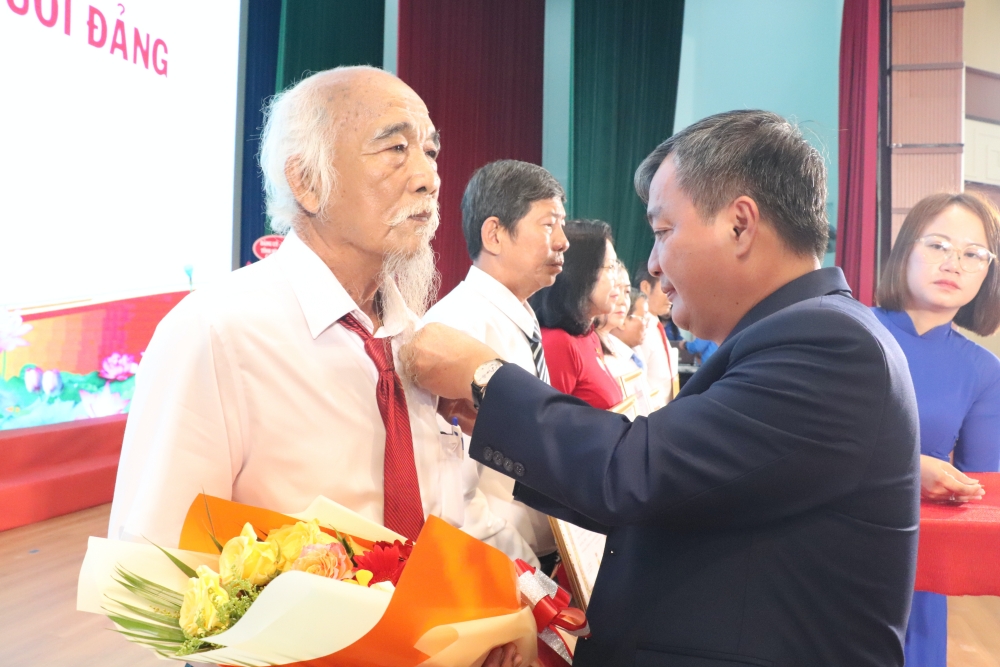 Ky niem 50 nam Ngay giai phong Tan Uyen-7.JPG