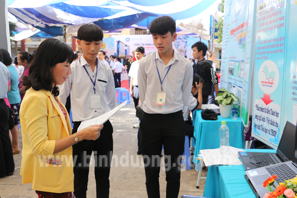 Thi KHKT 2.jpg