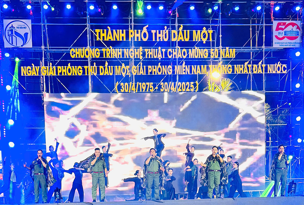 văn nghệ 11.jpg