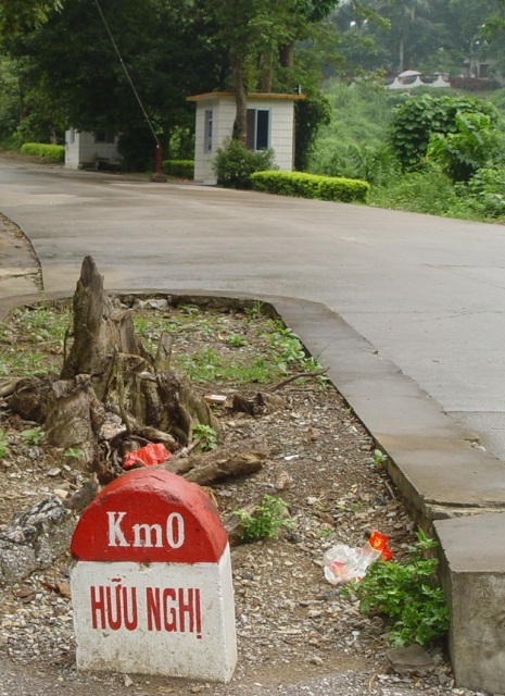 Cột km0 tại cửa khẩu Hữu Nghị- Lạng Sơn