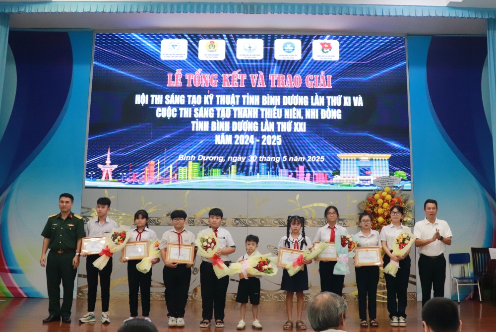 Tong ket va trao giai Hoi thi Cuoc thi 30.5-7.JPG
