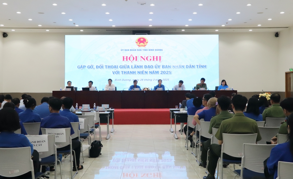 Hoi nghi gap go doi thoai UBND tinh voi thanh nien 2025-1.JPG