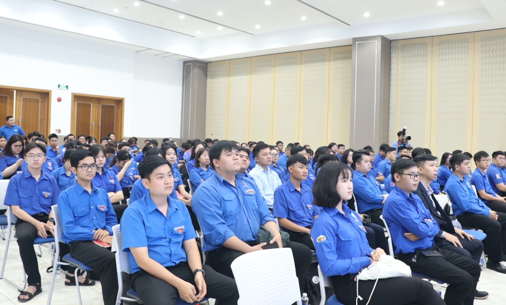 Hoi nghi gap go doi thoai UBND tinh voi thanh nien 2025-2.JPG