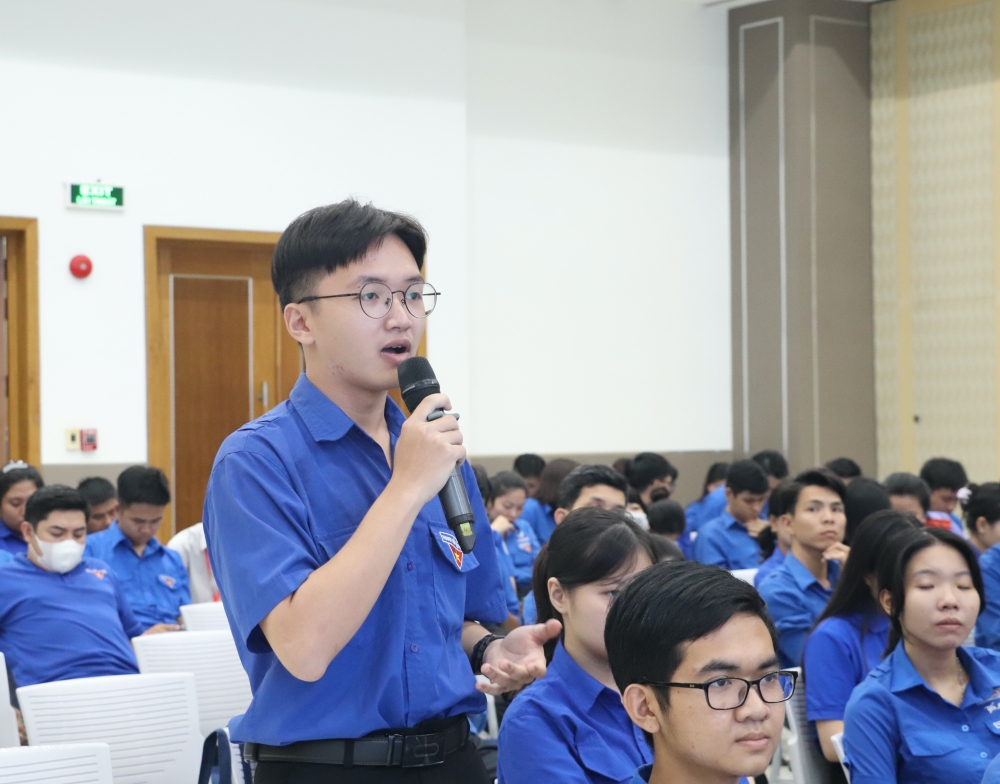Hoi nghi gap go doi thoai UBND tinh voi thanh nien 2025-4.JPG