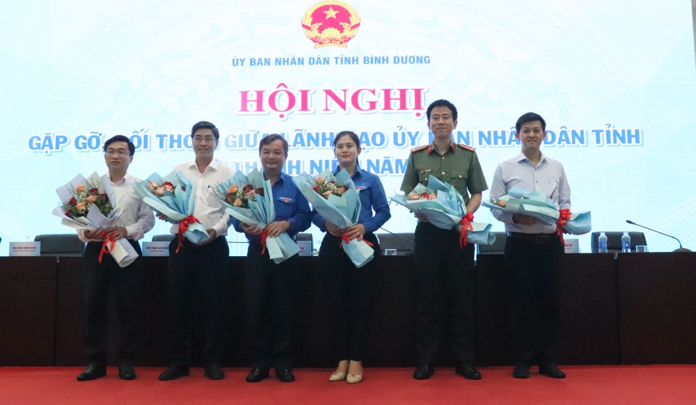 Hoi nghi gap go doi thoai UBND tinh voi thanh nien 2025-9.JPG