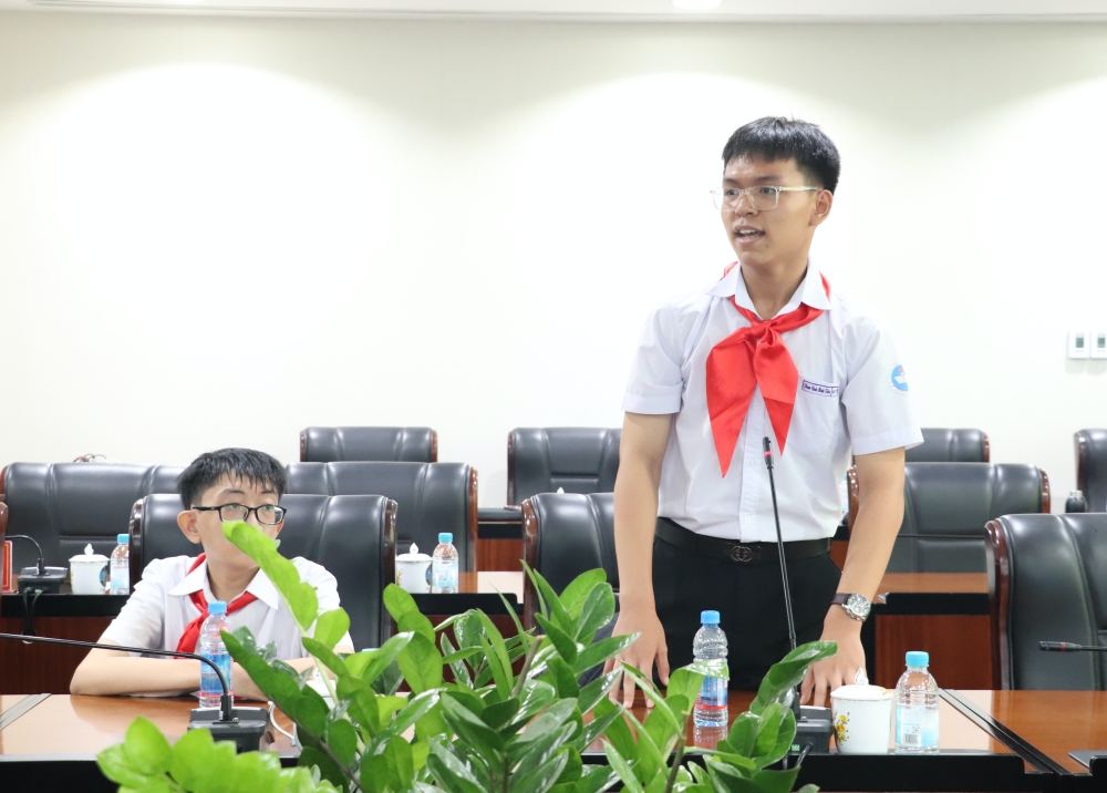 Gap mat chau ngoan Bac Ho-3.JPG