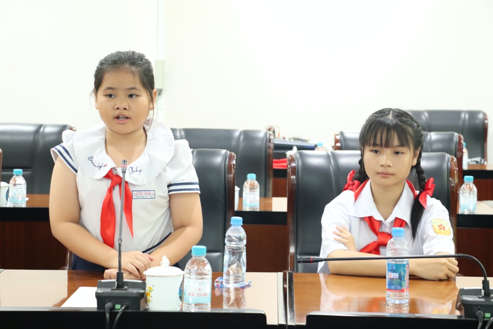 Gap mat chau ngoan Bac Ho-4.JPG