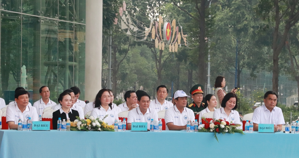 Giai chay Chung tay xoa nha tam, nha dot nat-1.JPG