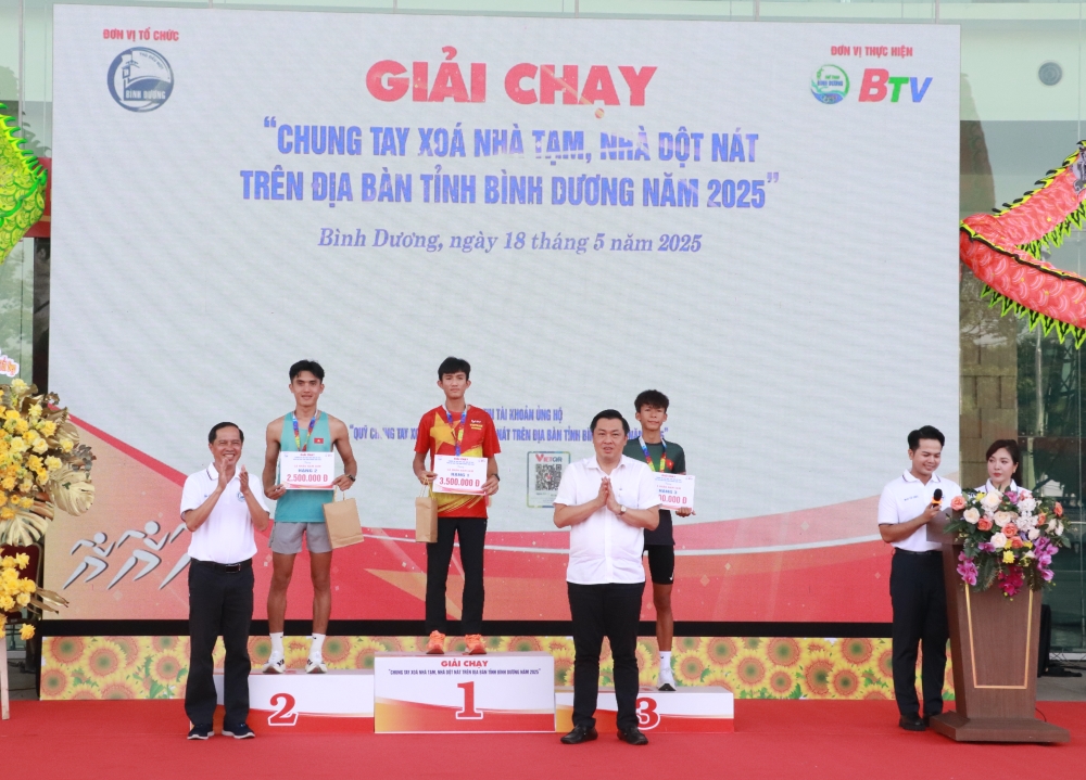 Giai chay Chung tay xoa nha tam, nha dot nat-23.JPG