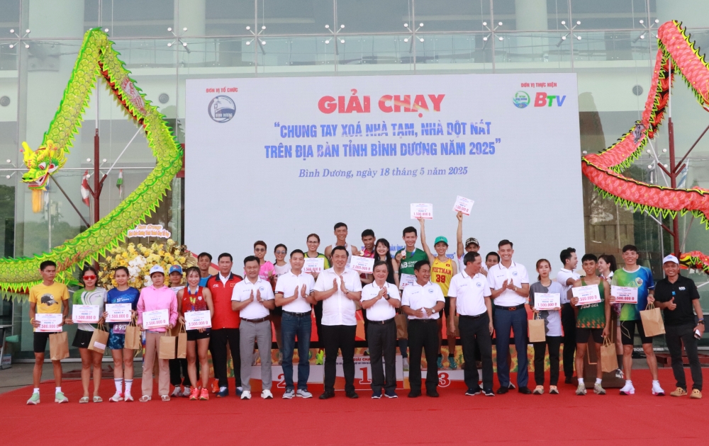 Giai chay Chung tay xoa nha tam, nha dot nat-26.JPG
