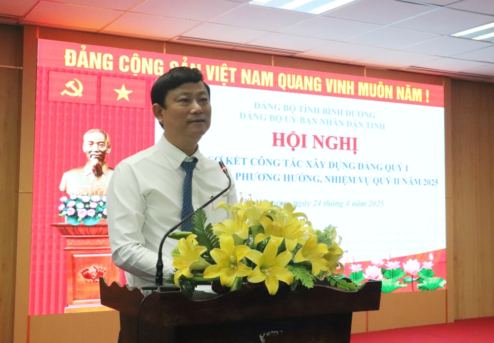Hoi nghi Ban Chap hanh Dang bo UBND tinh-7.JPG