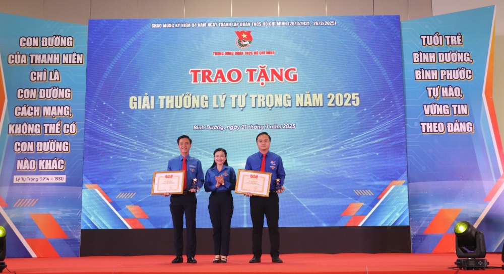 Hop mat ky niem 94 nam thanh lap Doan-12.JPG