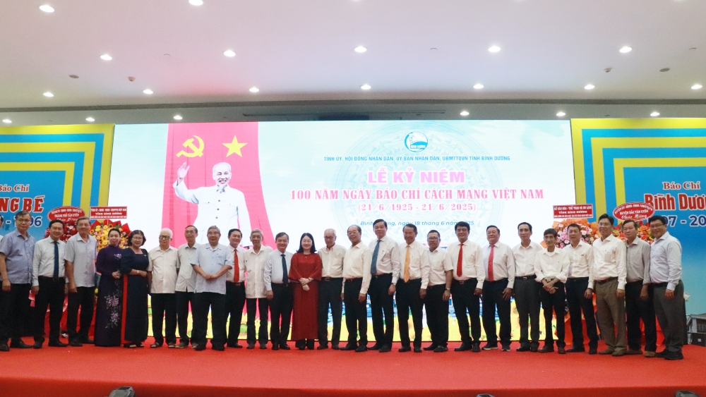 Hop mat ky niem bao chi-17.JPG