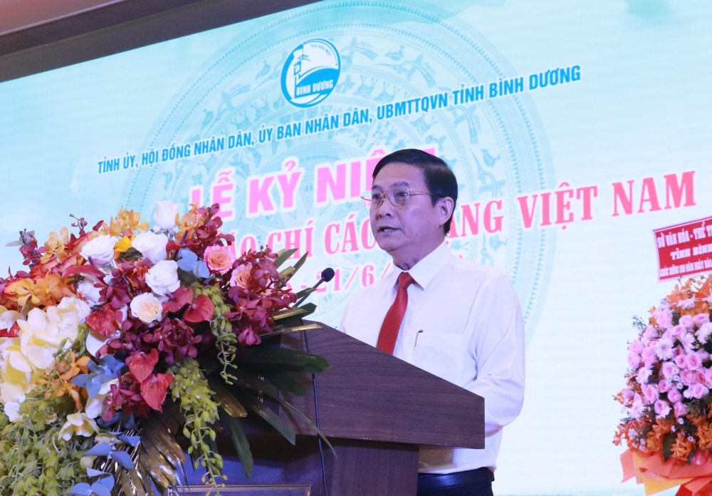 Hop mat ky niem bao chi-4.JPG