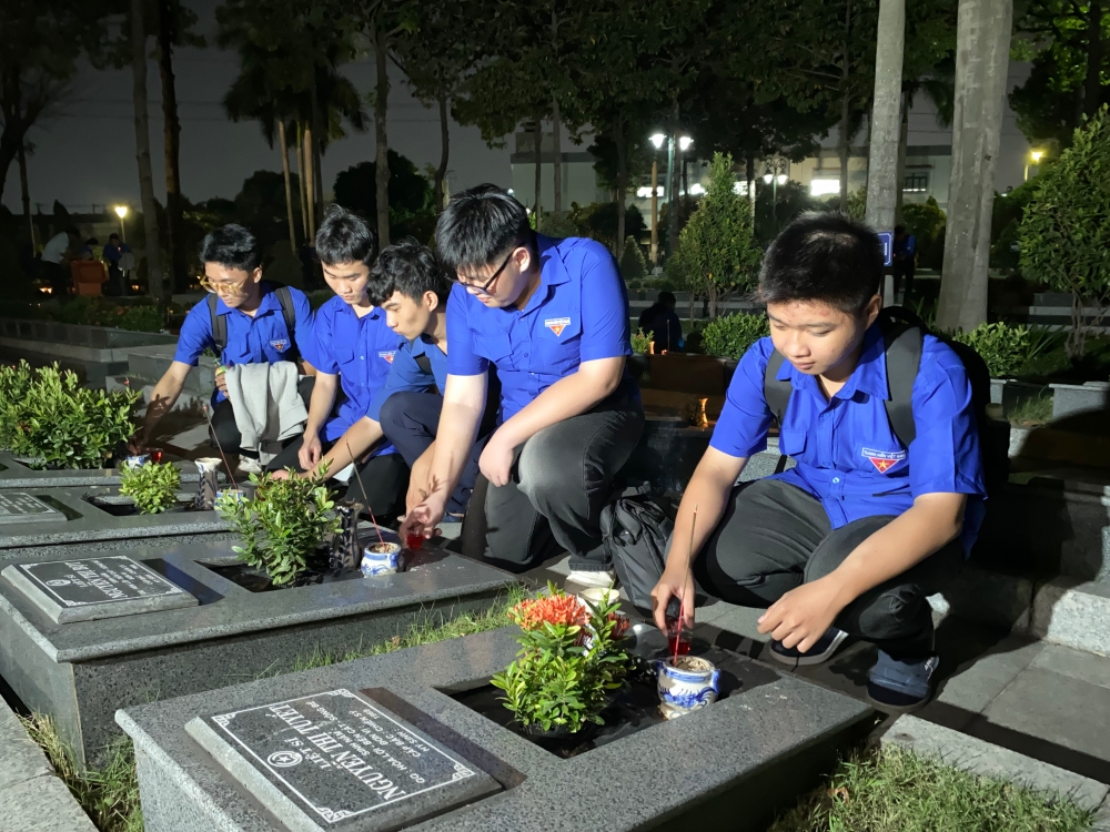 Le thap nen tri an-14.jpg