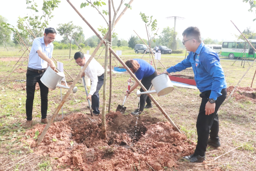 Le trong cay huu nghi VN-TQ-11.JPG
