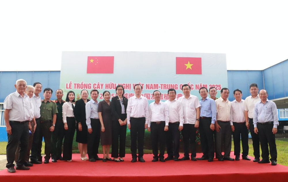 Le trong cay huu nghi VN-TQ-6.JPG