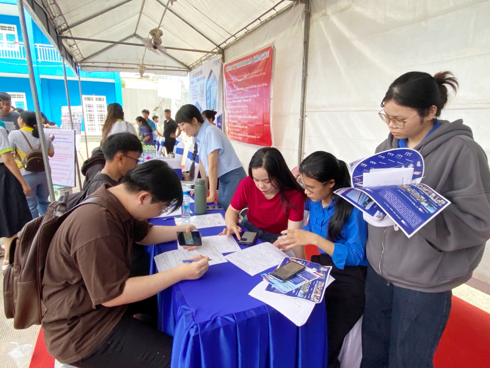 Ngay hoi viec lam 2025-14.jpg
