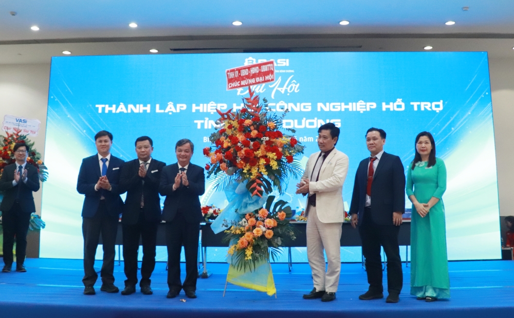 Thanh lap Hiep hoi Cong nghiep Ho tro-3.JPG