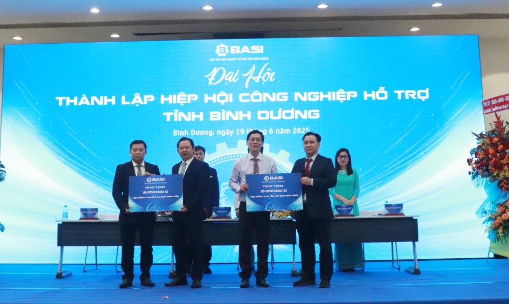 Thanh lap Hiep hoi Cong nghiep Ho tro-8.JPG