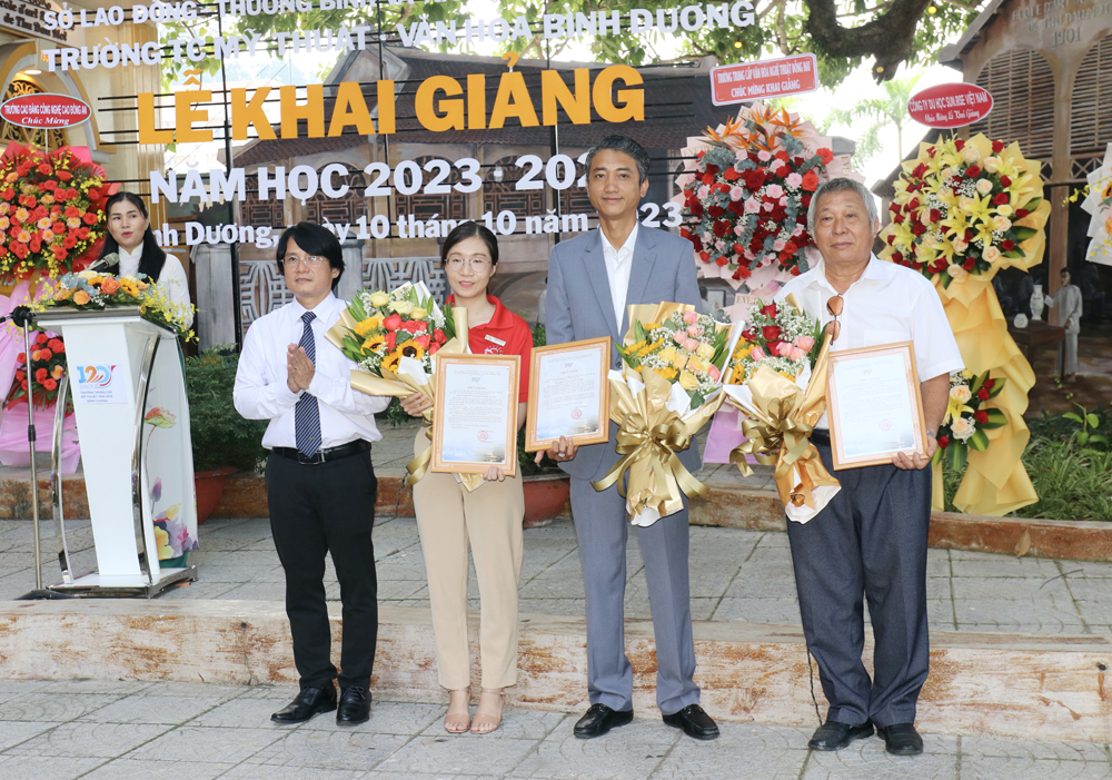 khaigiangmtvh7.jpg