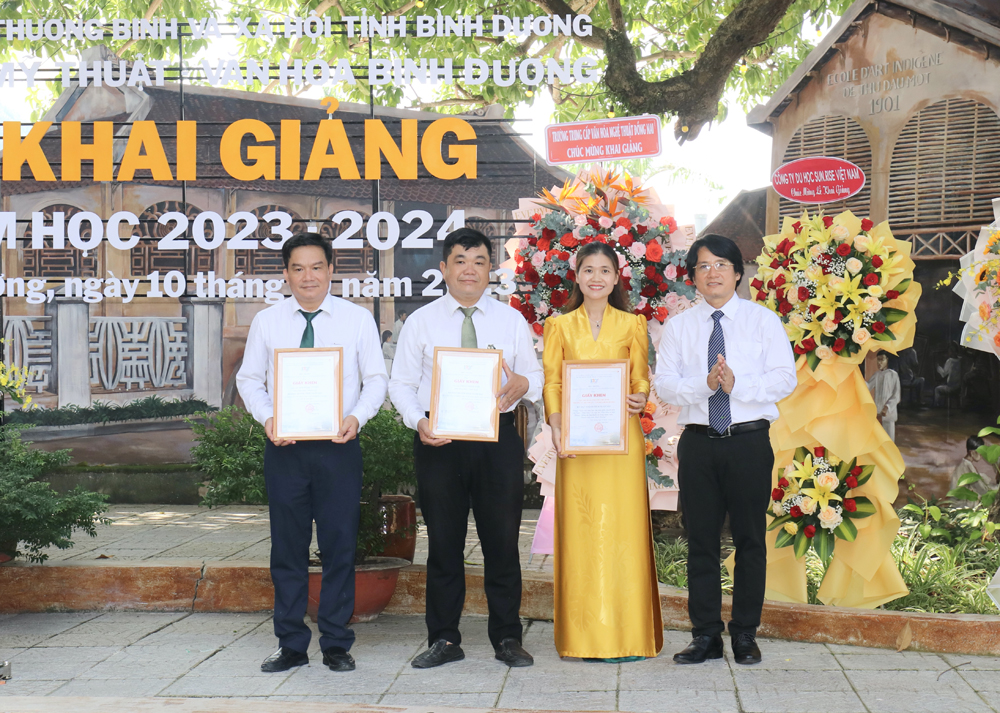 khaigiangmtvh8.jpg