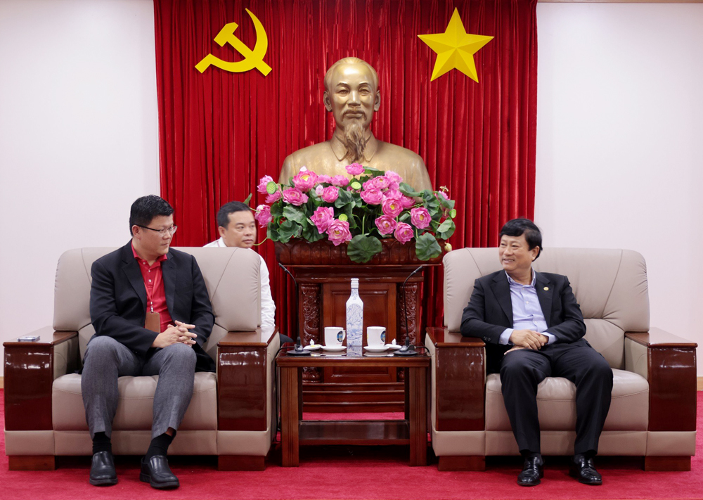 trungtamkhovan1.jpg