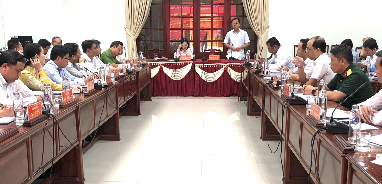 Ông Nguyễn Văn Đông-UV Ban Thường vụ, Bí thư Thành ủy TDM phát biểu chỉ đạo tại hội nghị.jpg