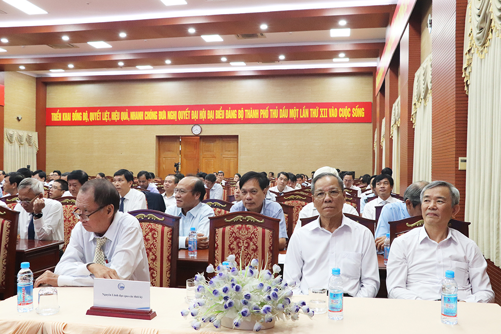 Le-NGuyencanbo.jpg